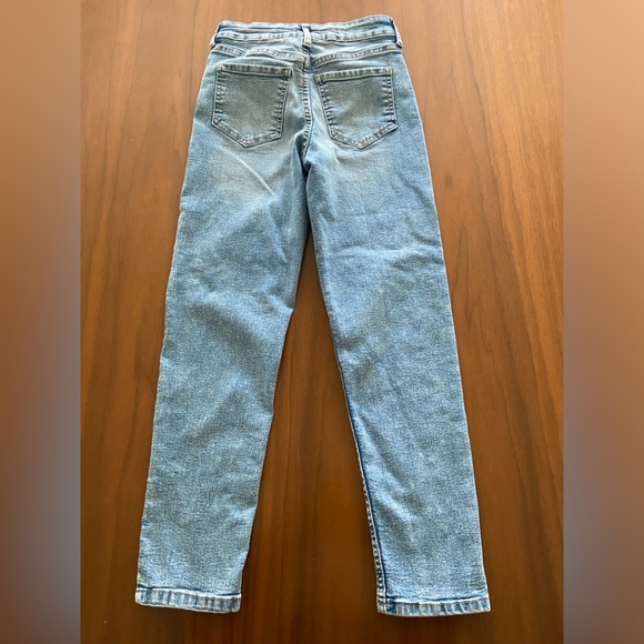 H&M kids relaxed fit, light-washed jeans, size US 10 - Picture 2 of 3